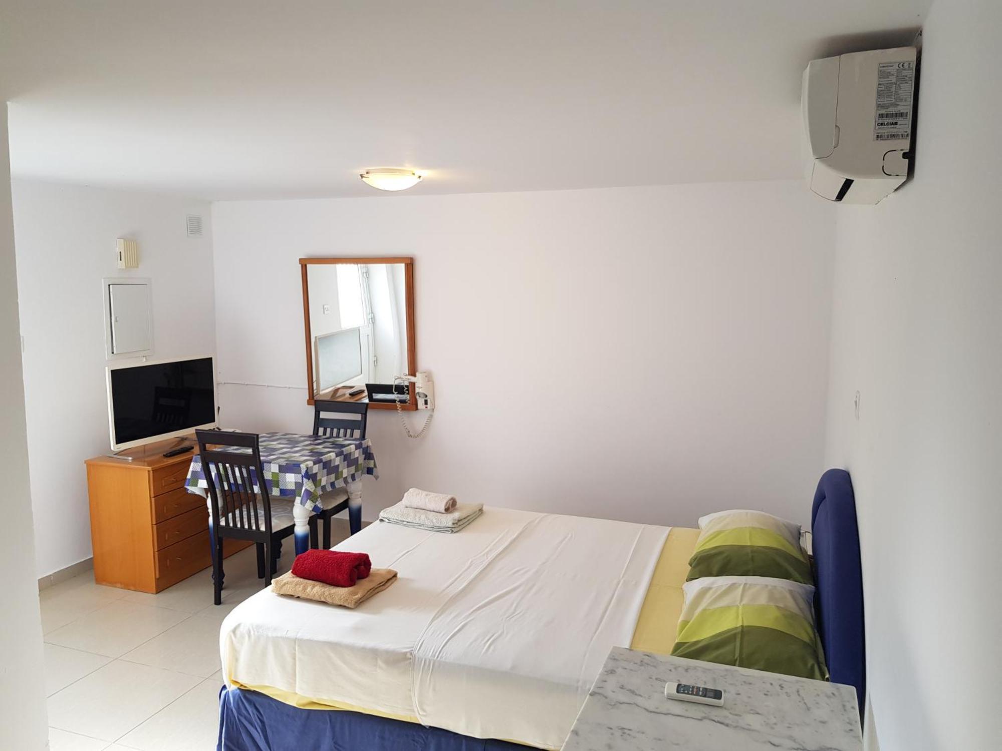 Galatia'S Court Apartment Paphos Room photo