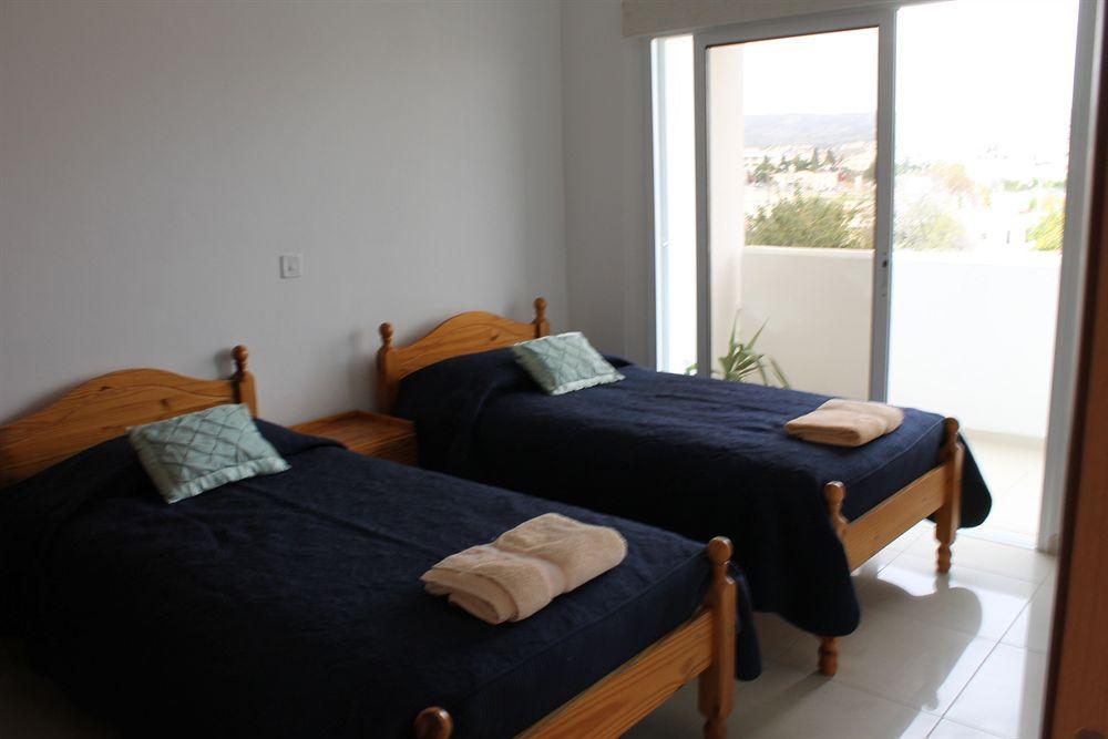 Galatia'S Court Apartment Paphos Exterior photo