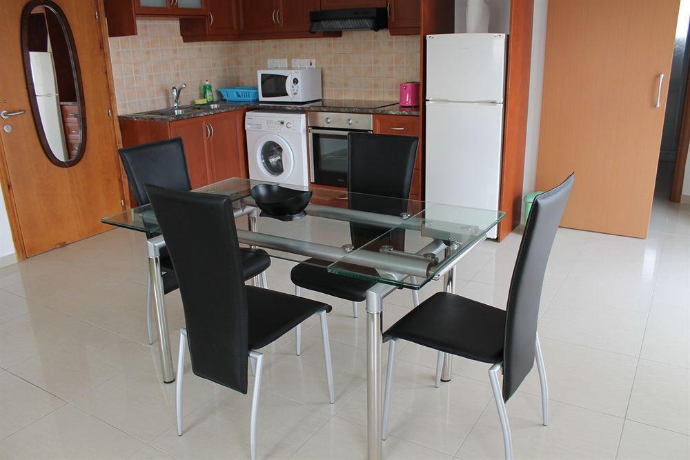 Galatia'S Court Apartment Paphos Exterior photo