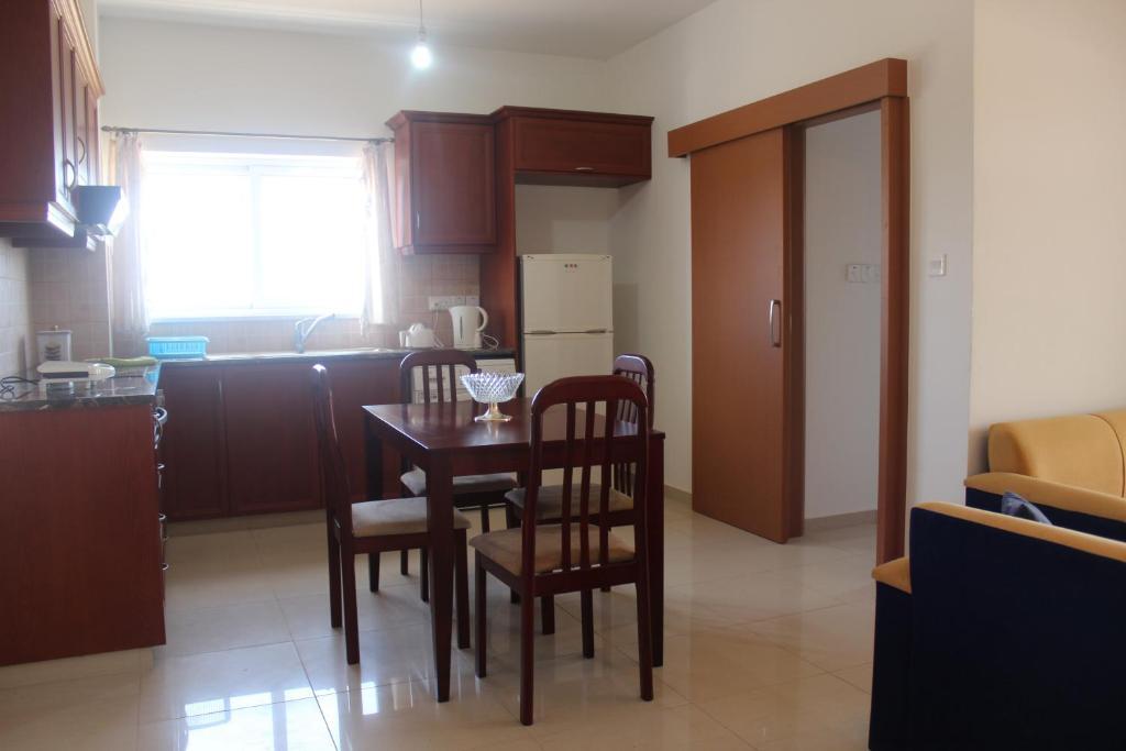 Galatia'S Court Apartment Paphos Room photo