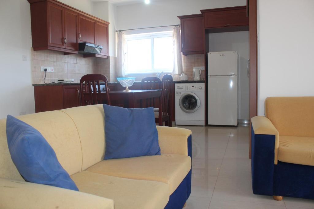 Galatia'S Court Apartment Paphos Exterior photo