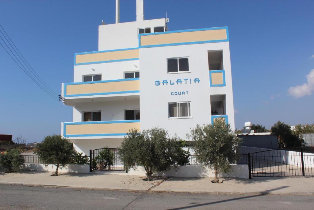 Galatia'S Court Apartment Paphos Exterior photo
